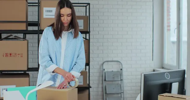 Materiales esenciales para empacar productos: cinta adhesiva, cartón y stretch film - SOCO Cintas Adhesivas