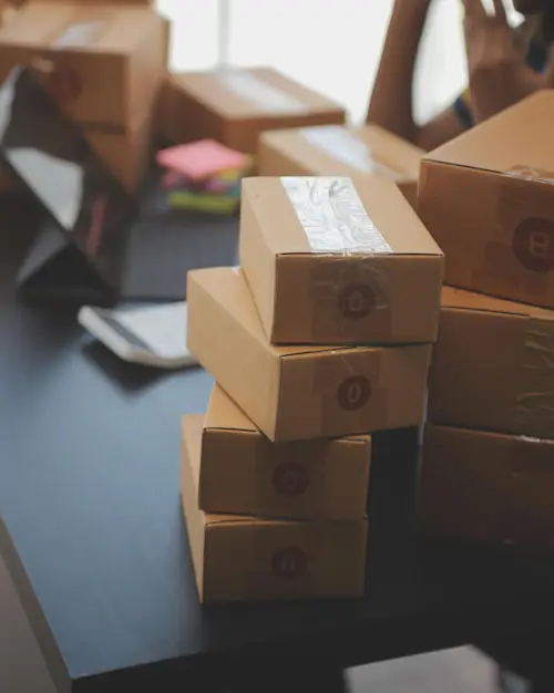 Factores clave al elegir empaque para tienda online - SOCO Cintas Adhesivas
